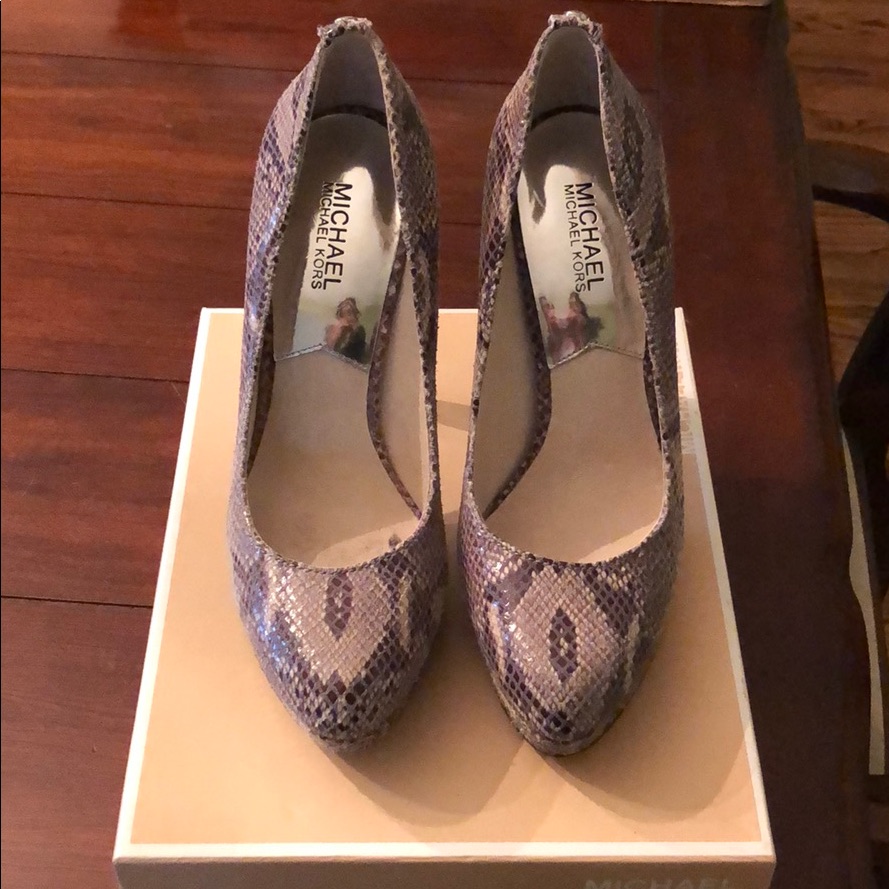 Michael Michael Kors York Python Pump